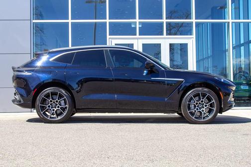 Black 2022 Aston Martin DBX Base