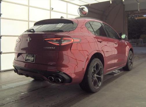 2024 Alfa Romeo Stelvio Quadrifoglio