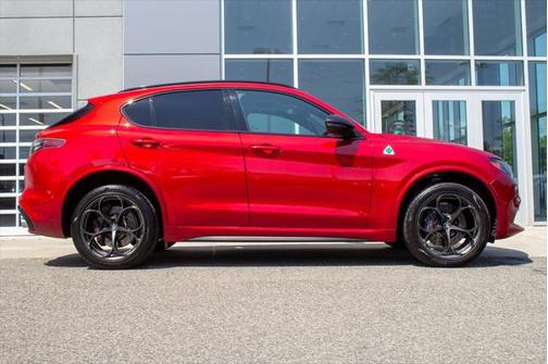 2024 Alfa Romeo Stelvio Quadrifoglio