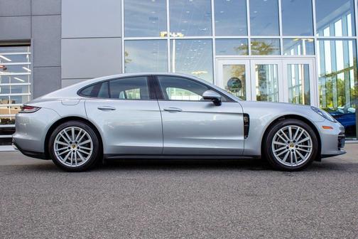 2021 Porsche Panamera 4