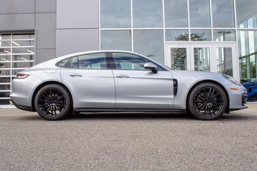 2021 Porsche Panamera 4