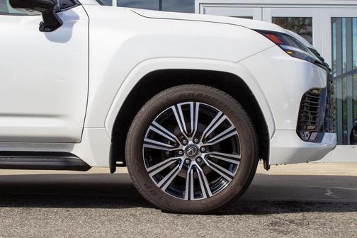 2024 Lexus LX 600 Luxury