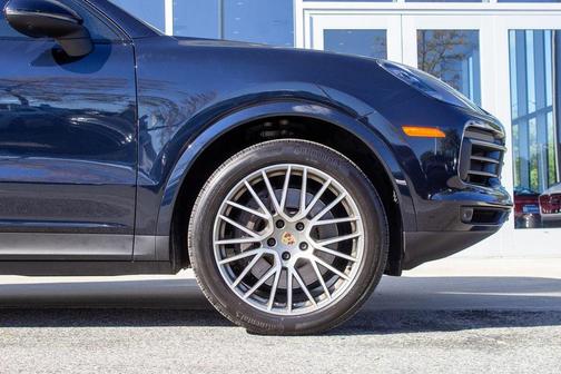 2022 Porsche Cayenne Platinum Edition
