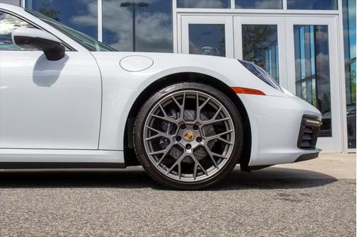 2022 Porsche 911 Carrera