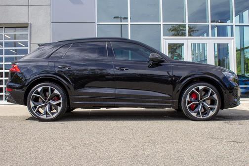 2024 Audi RS Q8 4.0T