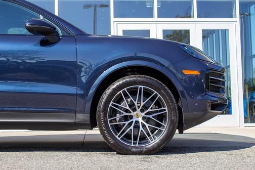 2024 Porsche Cayenne Base
