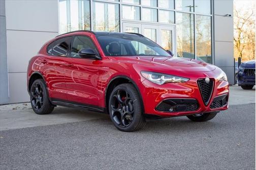 2025 Alfa Romeo Stelvio Sprint AWD