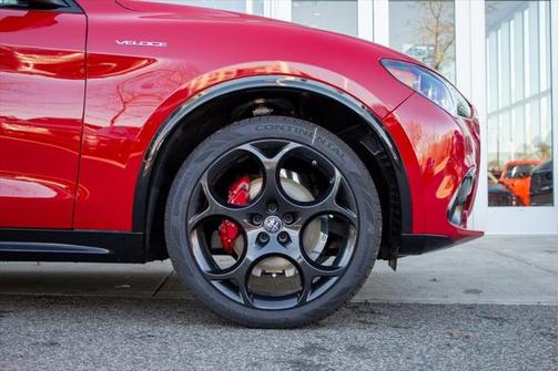 2025 Alfa Romeo Stelvio Sprint AWD