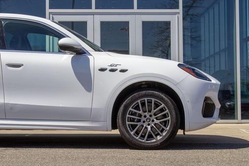 Bianco 2023 Maserati Grecale GT