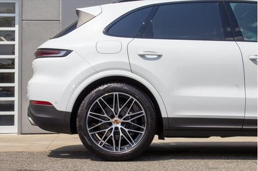 2025 Porsche Cayenne Base
