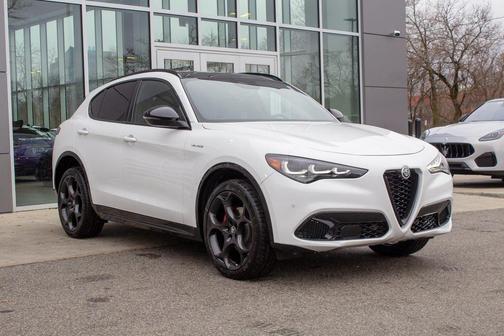 2025 Alfa Romeo Stelvio Sprint AWD