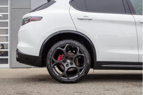 2025 Alfa Romeo Stelvio Sprint AWD