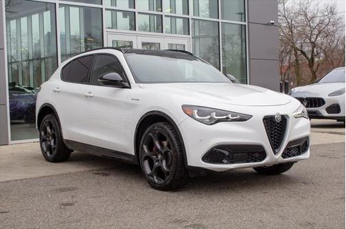 2025 Alfa Romeo Stelvio Sprint AWD