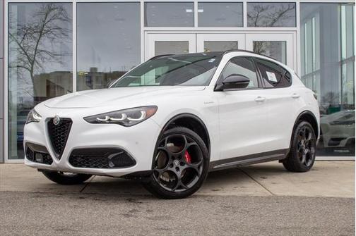 2025 Alfa Romeo Stelvio Sprint AWD