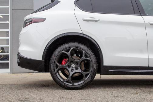 2025 Alfa Romeo Stelvio Sprint AWD