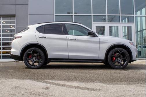 2025 Alfa Romeo Stelvio Sprint AWD