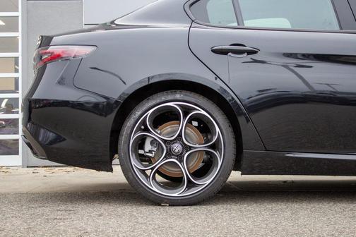 2025 Alfa Romeo Giulia AWD