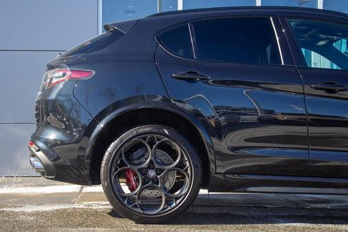2024 Alfa Romeo Stelvio Quadrifoglio