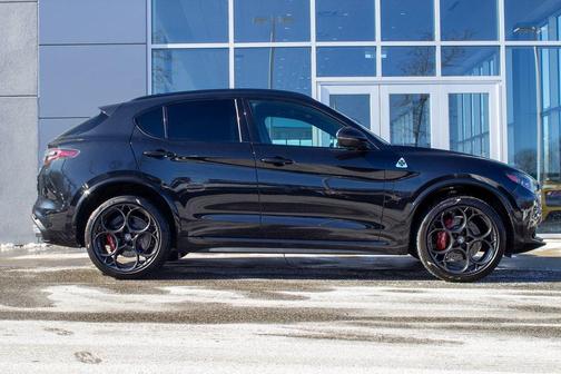 2024 Alfa Romeo Stelvio Quadrifoglio