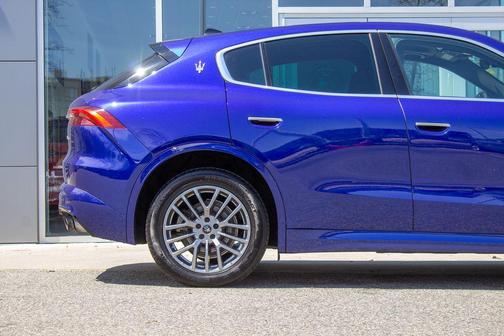 Blu Intenso Metallic 2024 Maserati Grecale GT