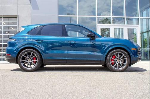 2024 Porsche Cayenne S
