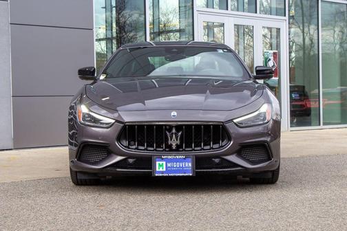 Grigio Maratea Metallic 2024 Maserati Ghibli Modena Ultima Q4