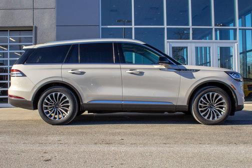 Ceramic Pearl Metallic Tri-Coat 2022 Lincoln Aviator Reserve AWD