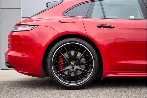 2022 Porsche Panamera Sport Turismo GTS