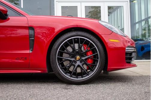 2022 Porsche Panamera Sport Turismo GTS