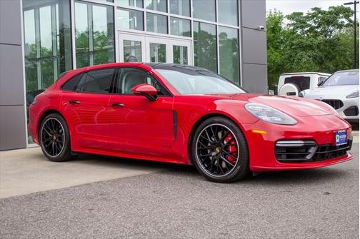 2022 Porsche Panamera Sport Turismo GTS