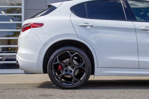 2023 Alfa Romeo Stelvio Veloce AWD