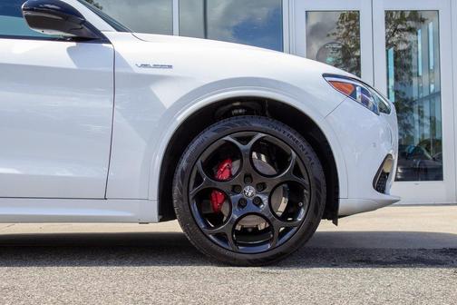 2023 Alfa Romeo Stelvio Veloce AWD