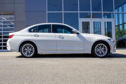 2025 BMW 330 i xDrive
