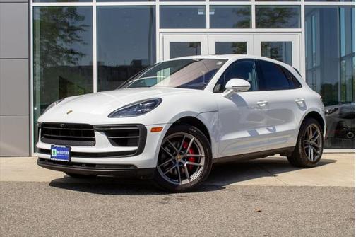 2022 Porsche Macan Base