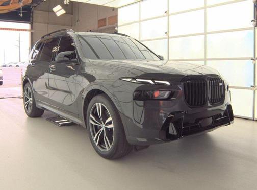 2023 BMW X7 M60i