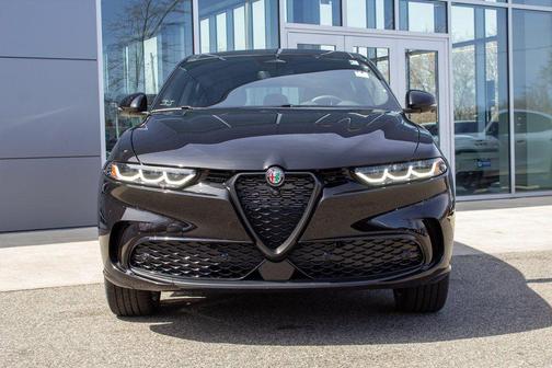 Alfa Black 2025 Alfa Romeo Tonale AWD