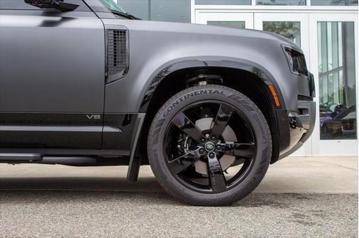 2024 Land Rover Defender 110 P525 Carpathian Edition