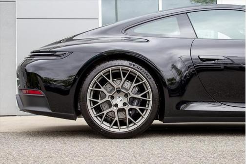 2025 Porsche 911 Carrera