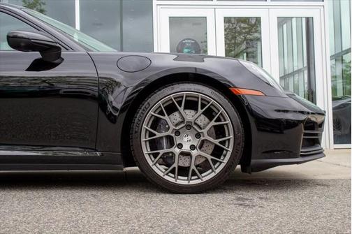 2025 Porsche 911 Carrera