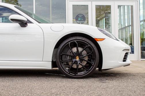 2025 Porsche 718 Cayman Style Edition