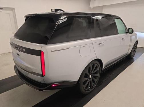 2023 Land Rover Range Rover P530 SE