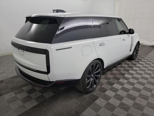 2024 Land Rover Range Rover P530 SE