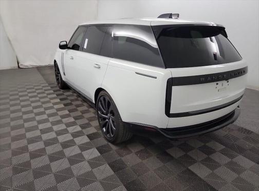 2024 Land Rover Range Rover P530 SE