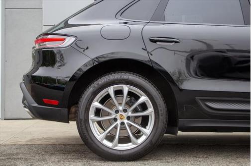2022 Porsche Macan Base
