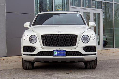 White 2019 Bentley Bentayga V8