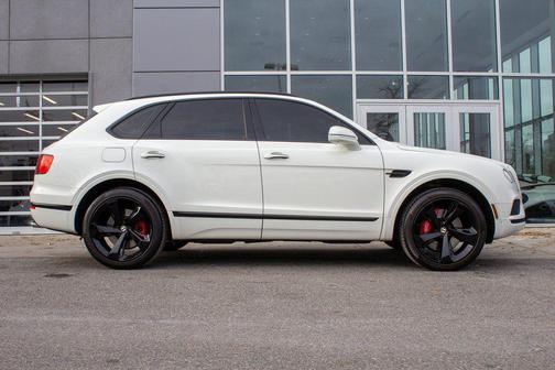 White 2019 Bentley Bentayga V8