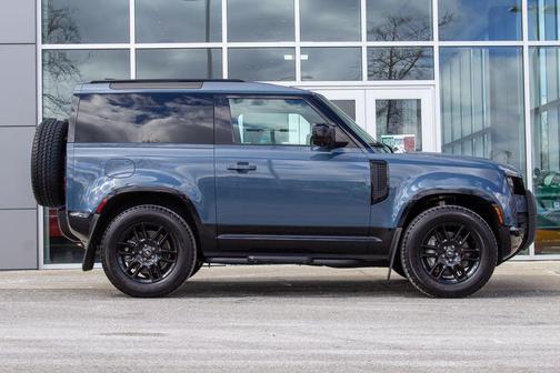 2025 Land Rover Defender 90 P400 X-Dynamic SE