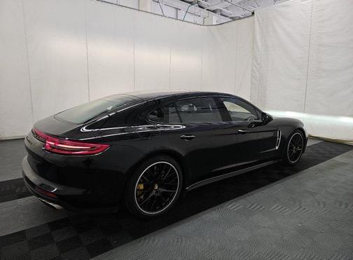 2018 Porsche Panamera Turbo Executive