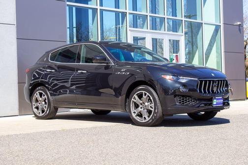 Nero Ribelle Metallic 2023 Maserati Levante GT