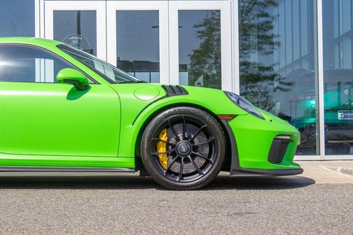 Lizard Green 2019 Porsche 911 GT3 RS